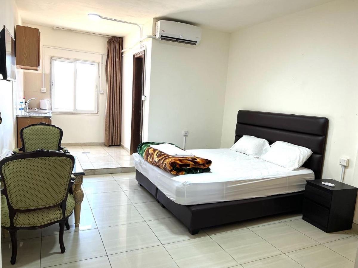Al Qatal Building Apartment Al Qastal Exterior photo